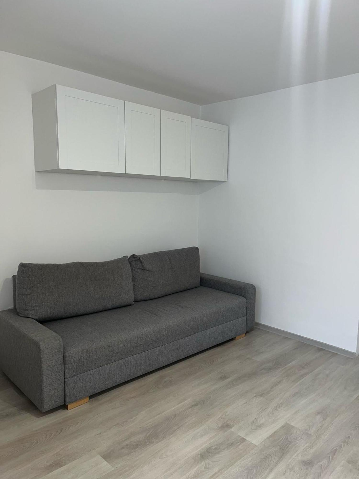 Apartament Small Studio Near The Metro Station