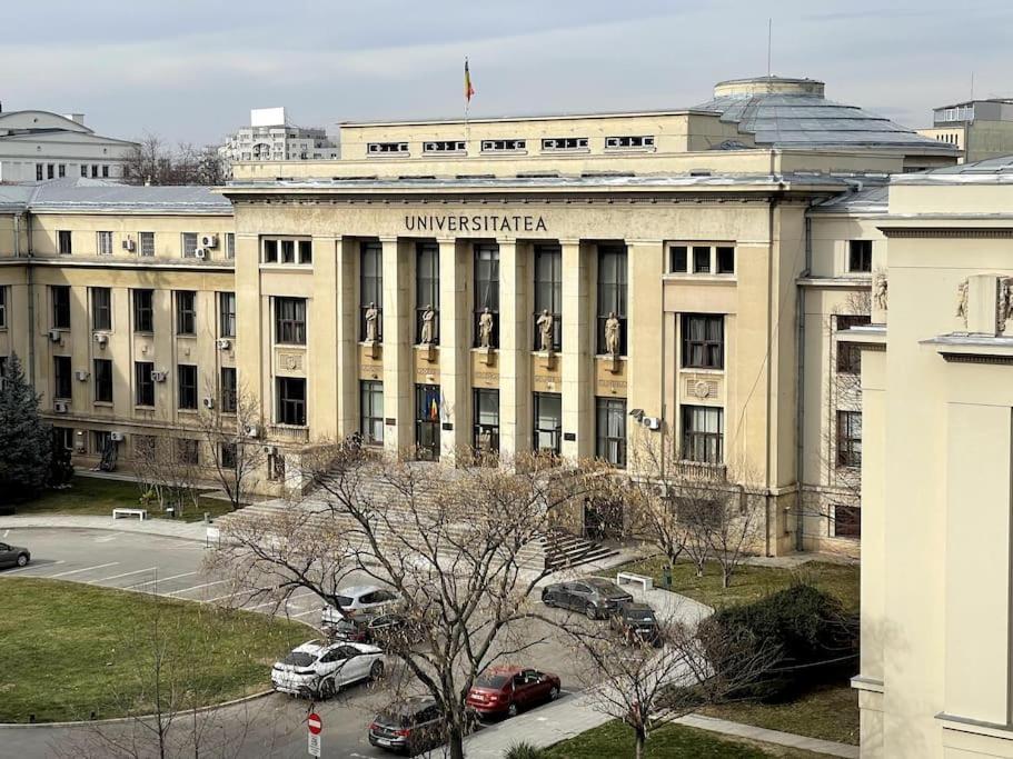 Facultatea De Drept * Bucureşti