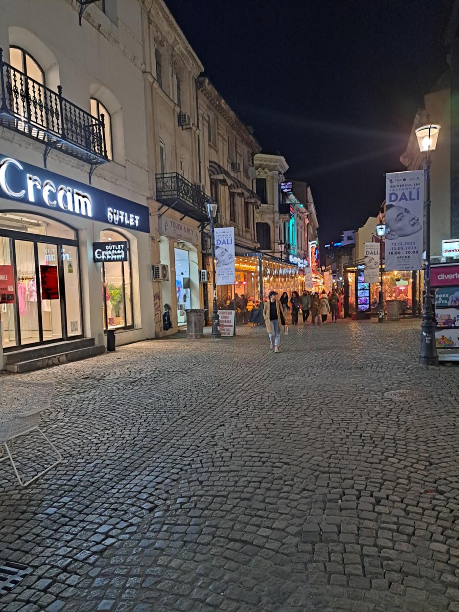 Amytis Flat Old City