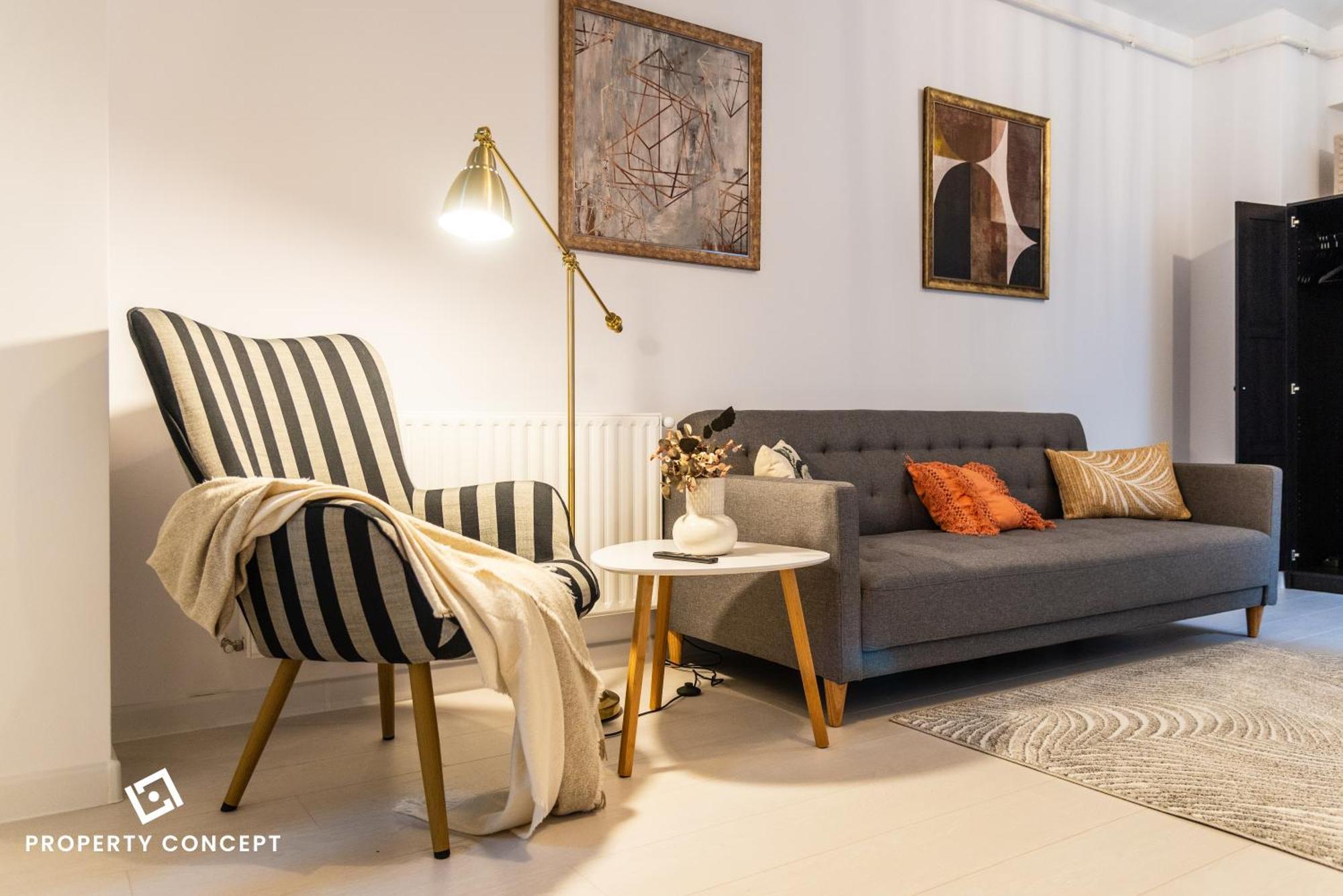 Apartment 912