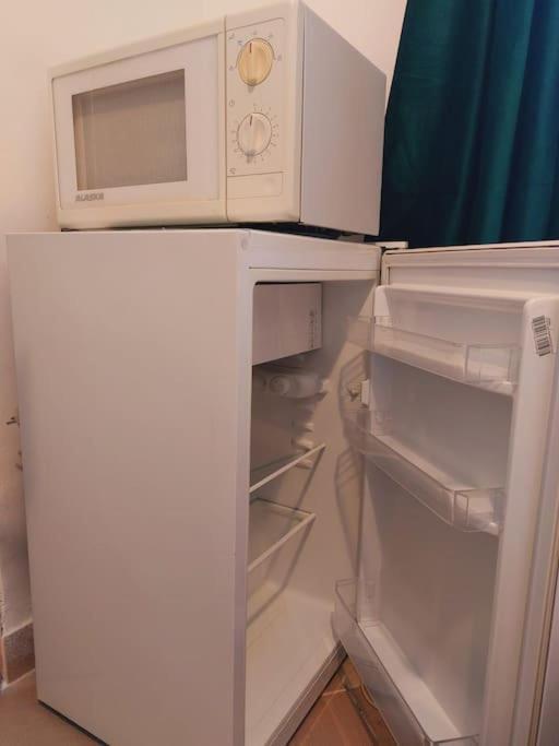 Apartment Tiny Studio Next To Unirii *