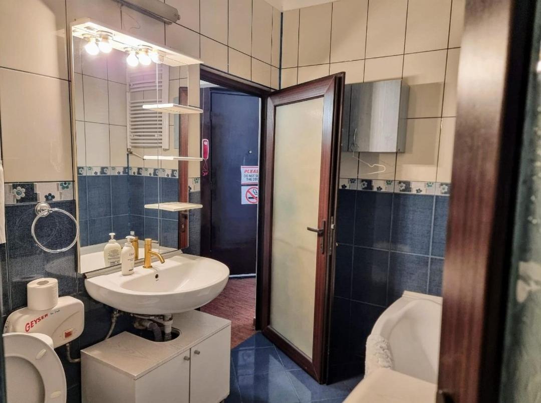 The Flat Of Sillence Piata Romana Bucharest