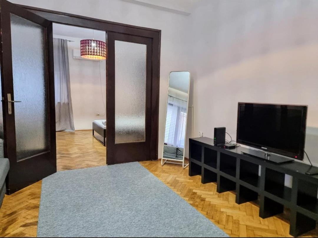 The Flat Of Sillence Piata Romana Bucharest
