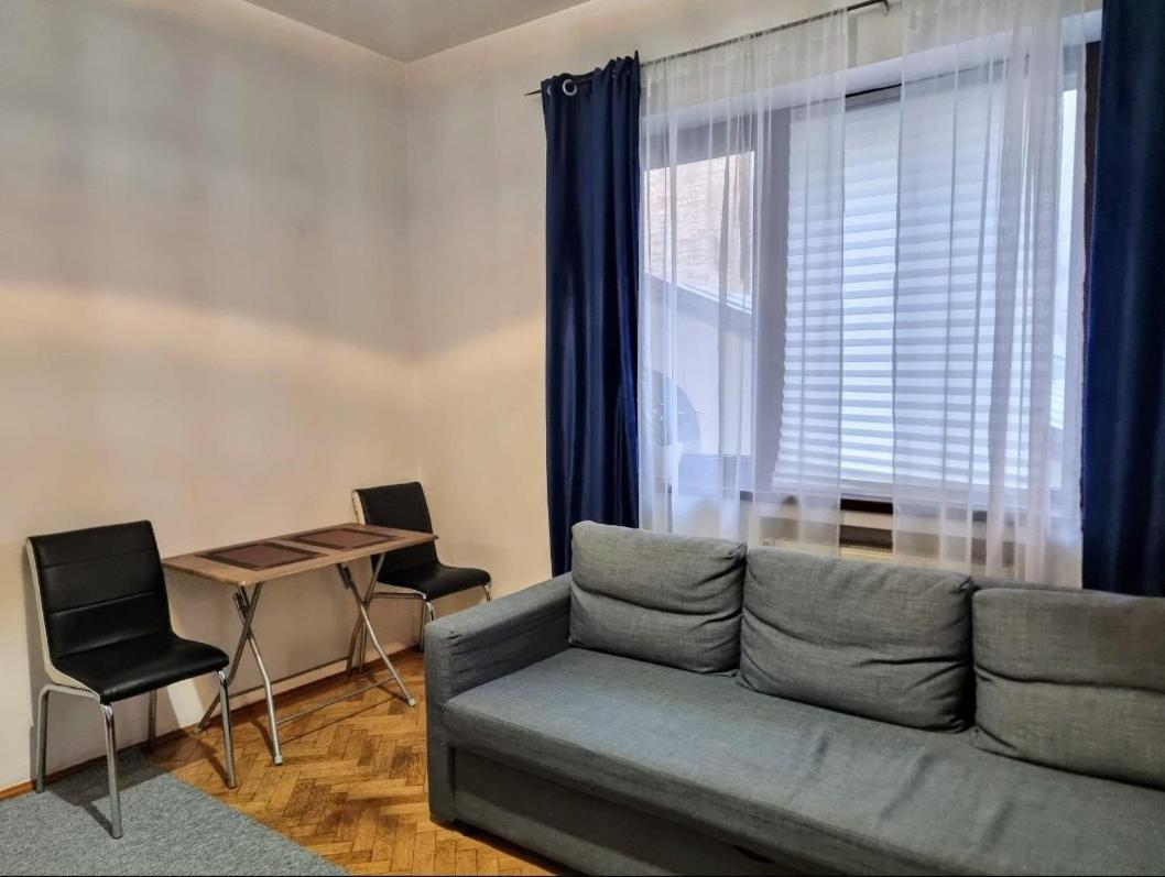 The Flat Of Sillence Piata Romana