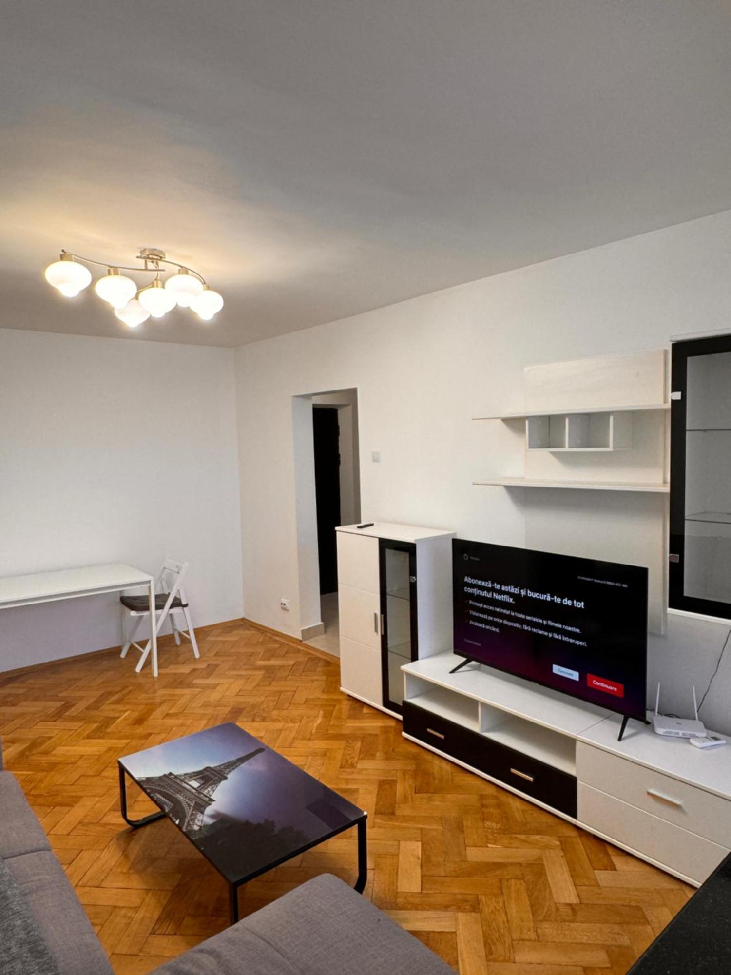Luxury In Victoriei Bulevard * Bucareste