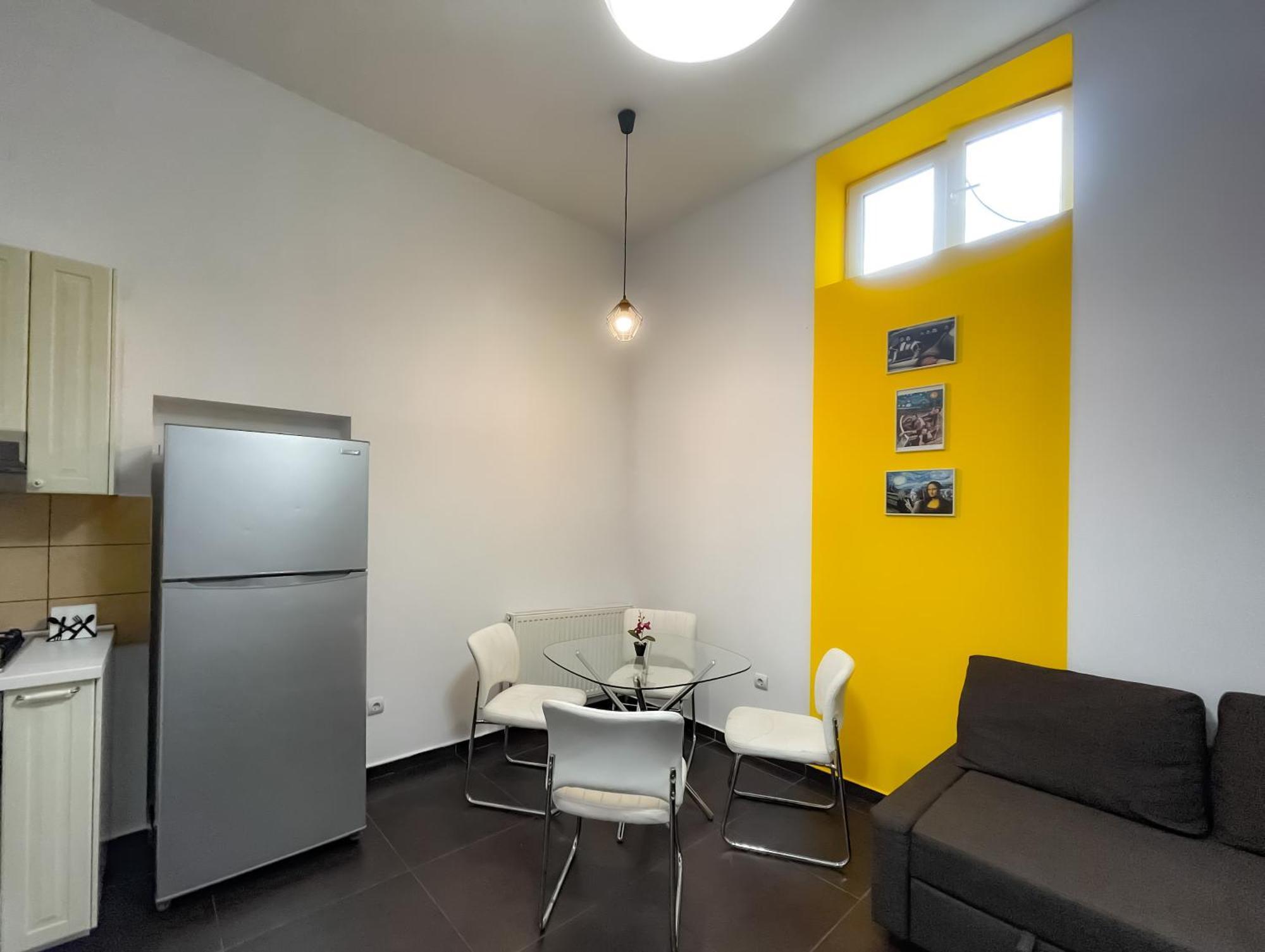 Apartamento Cool Flat In The Heart Of Bucharest's Fun And History