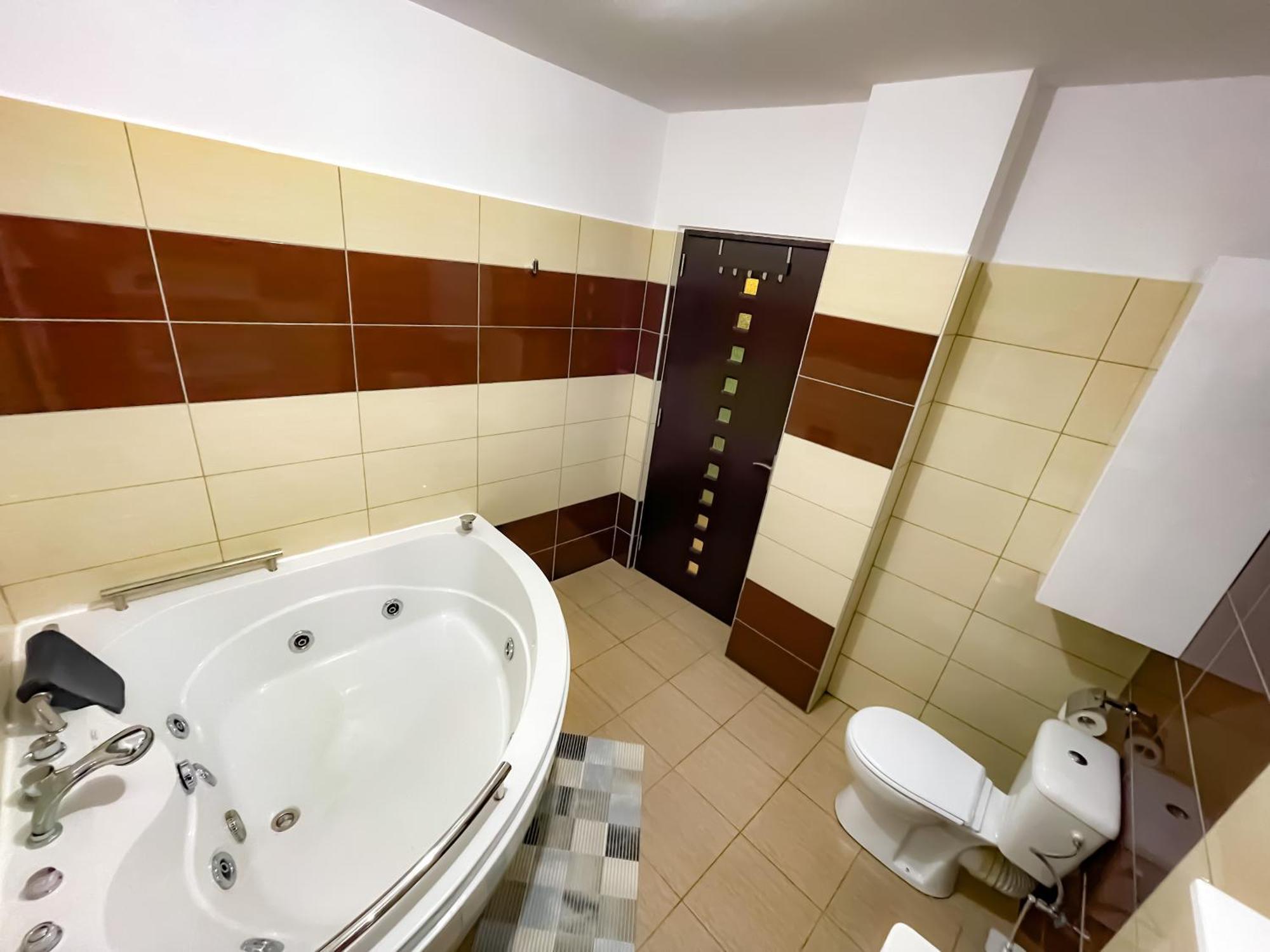 Apartamento Cool Flat In The Heart Of Bucharest's Fun And History *
