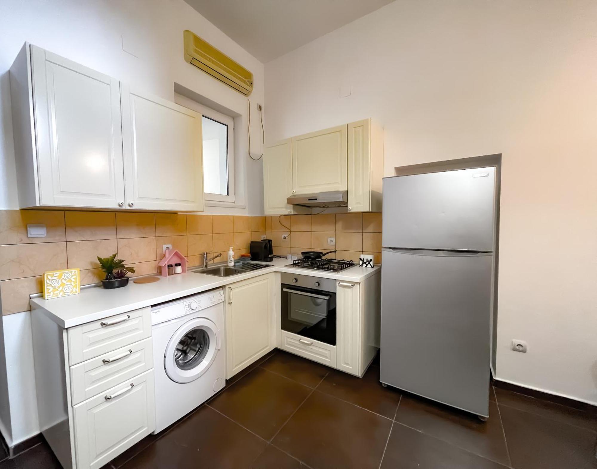 Cool Flat In The Heart Of Bucharest's Fun And History Bucareste