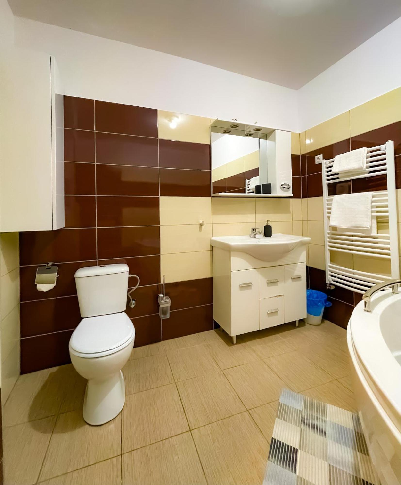 Apartment Cool Flat In The Heart Of Bucharest's Fun And History