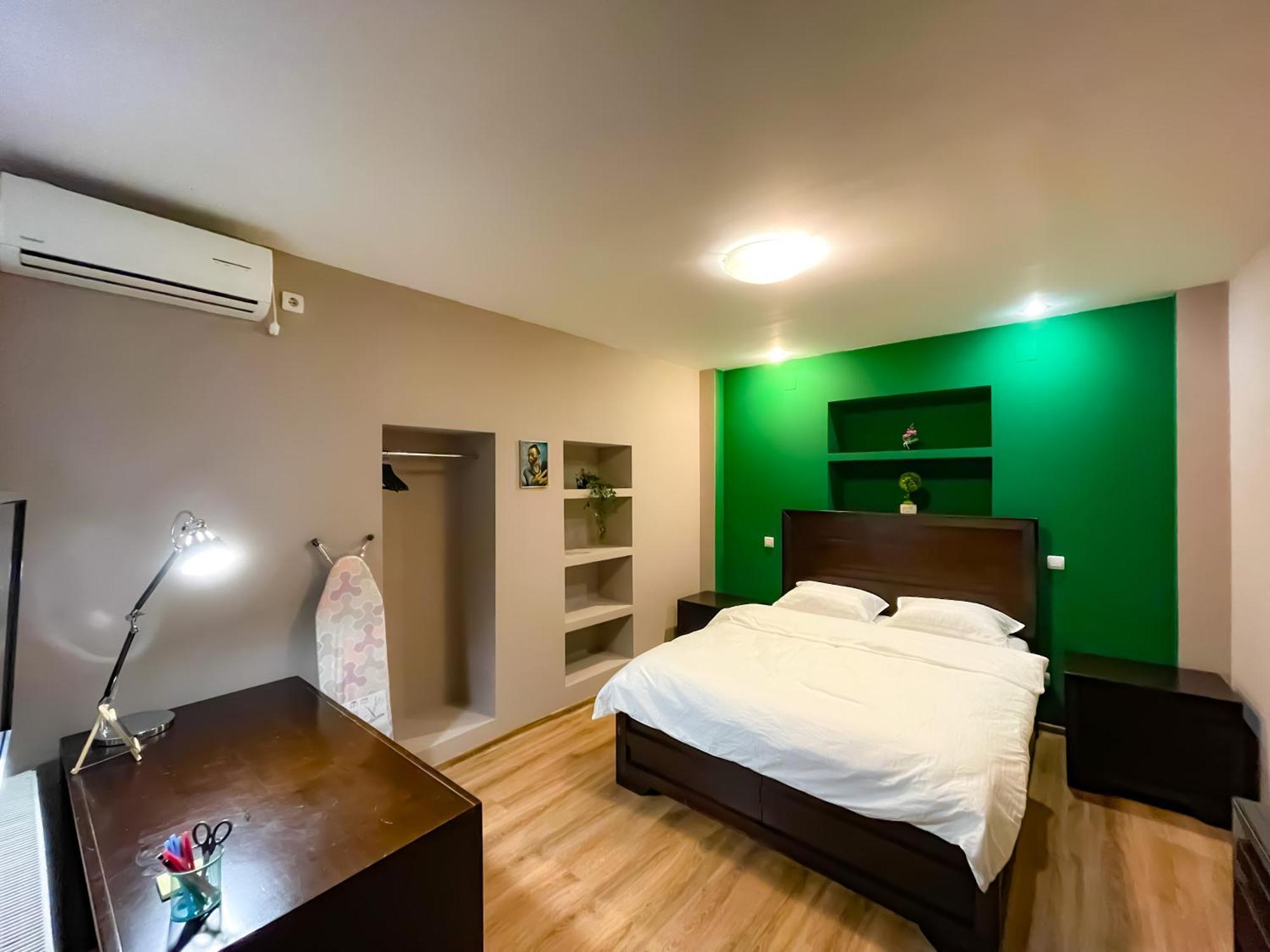 Cool Flat In The Heart Of Bucharest's Fun And History