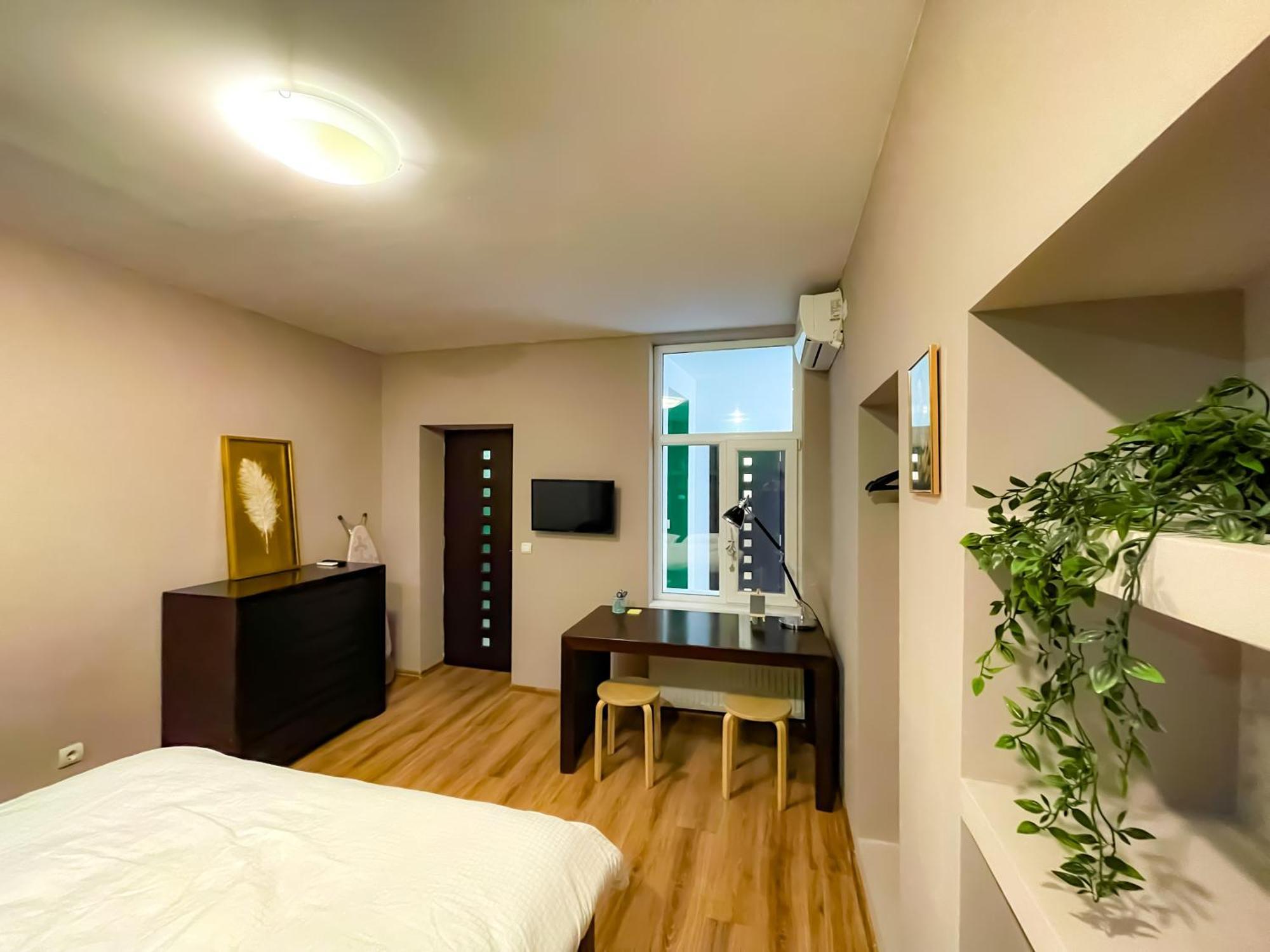 Apartamento Cool Flat In The Heart Of Bucharest's Fun And History