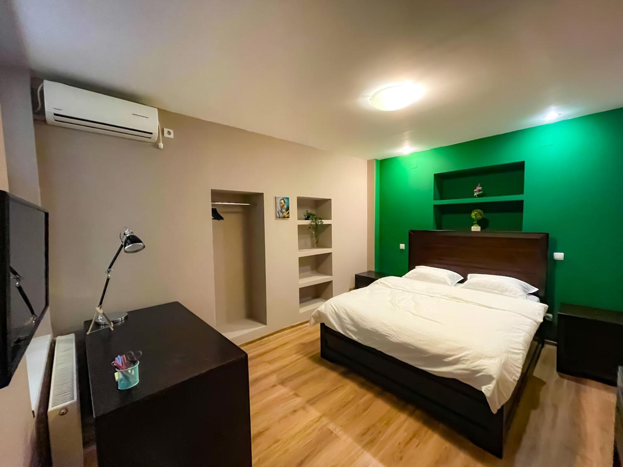 Apartamento Cool Flat In The Heart Of Bucharest's Fun And History