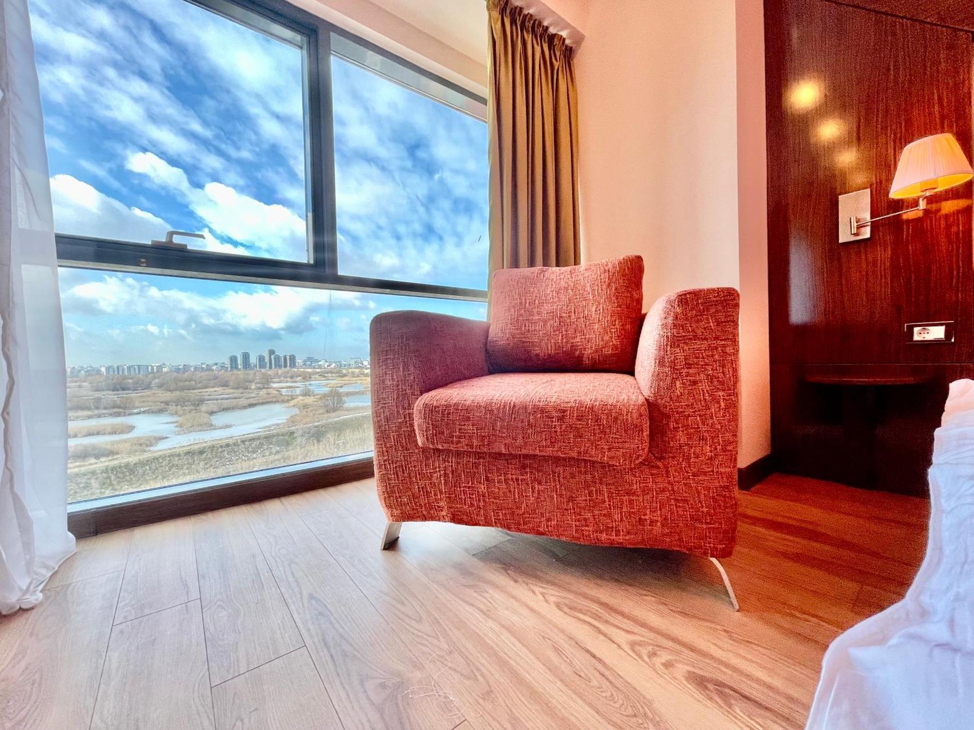 Royal With A Perfect View - Yamaluxe Bucharest