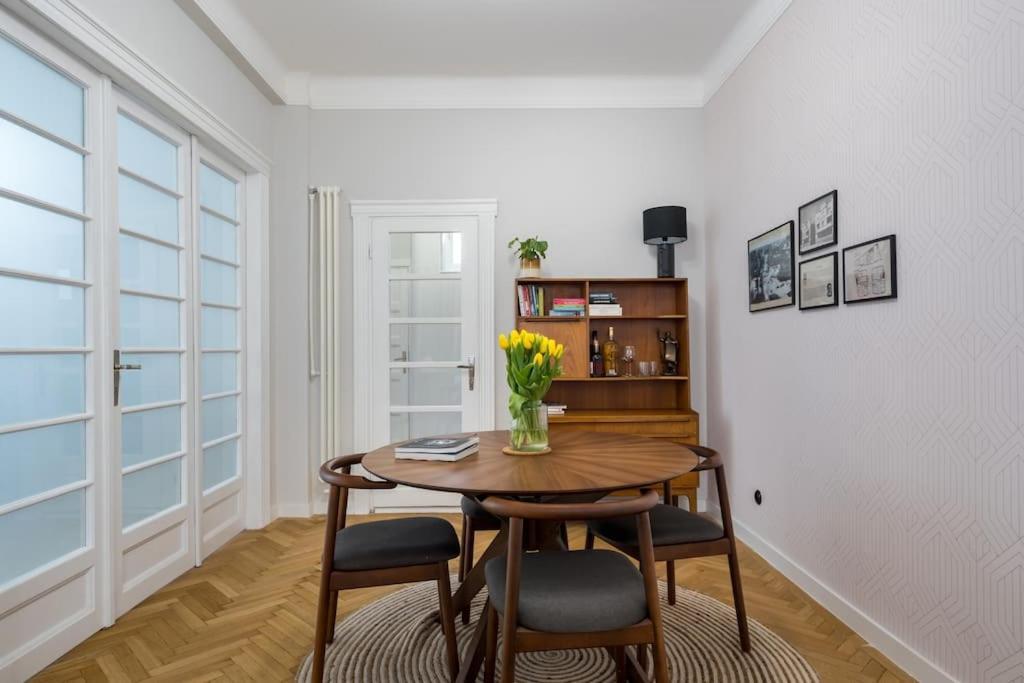 Exquisite Art Deco 2br Prime Location * Bucharest