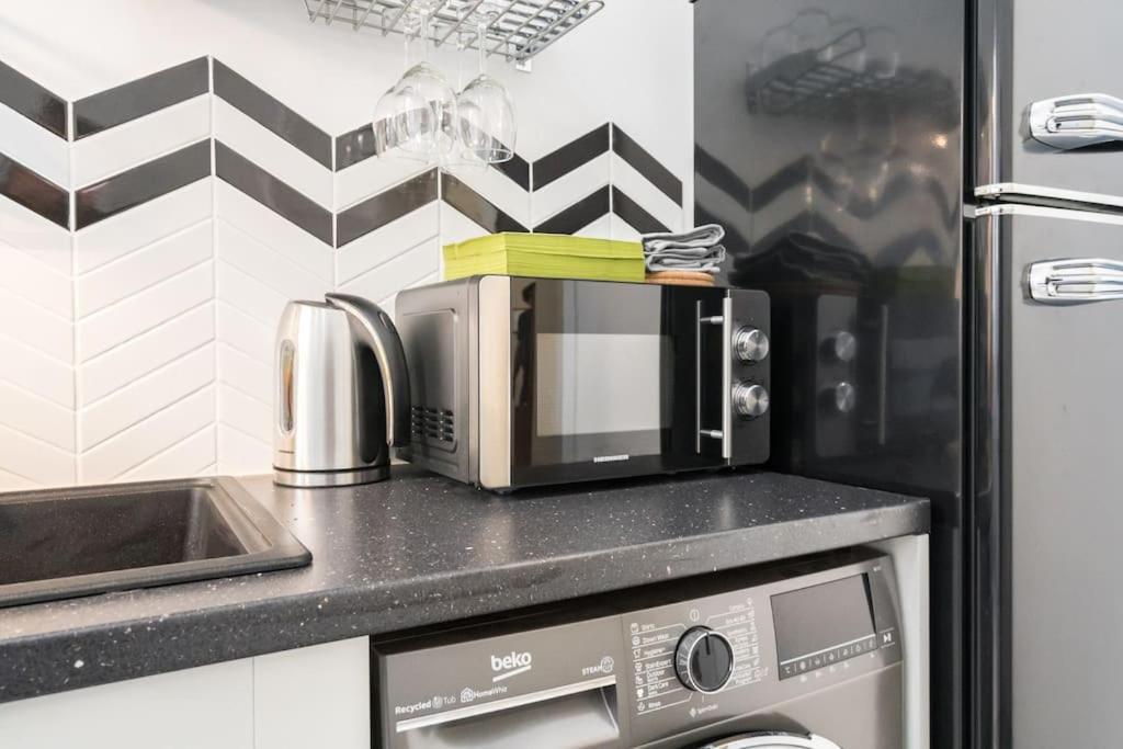 Exquisite Art Deco 2br Prime Location * Bucharest