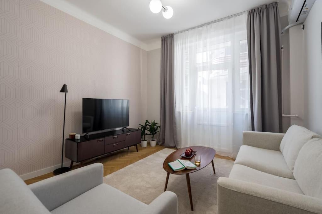 Exquisite Art Deco 2br Prime Location * Bucharest