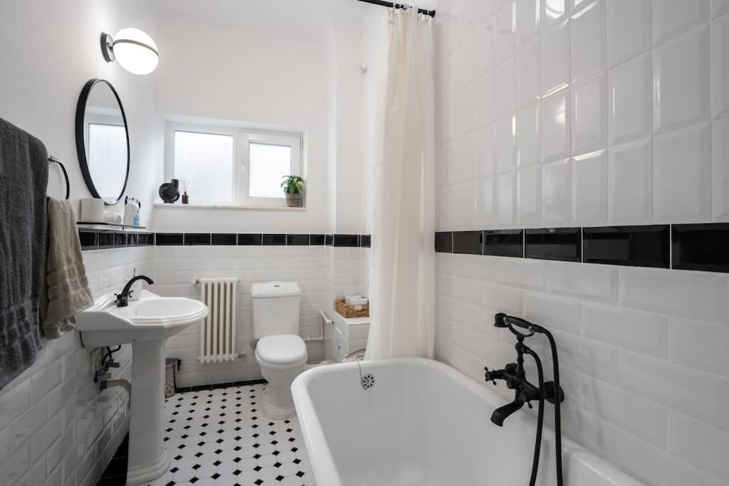 Apartment Exquisite Art Deco 2br Prime Location *