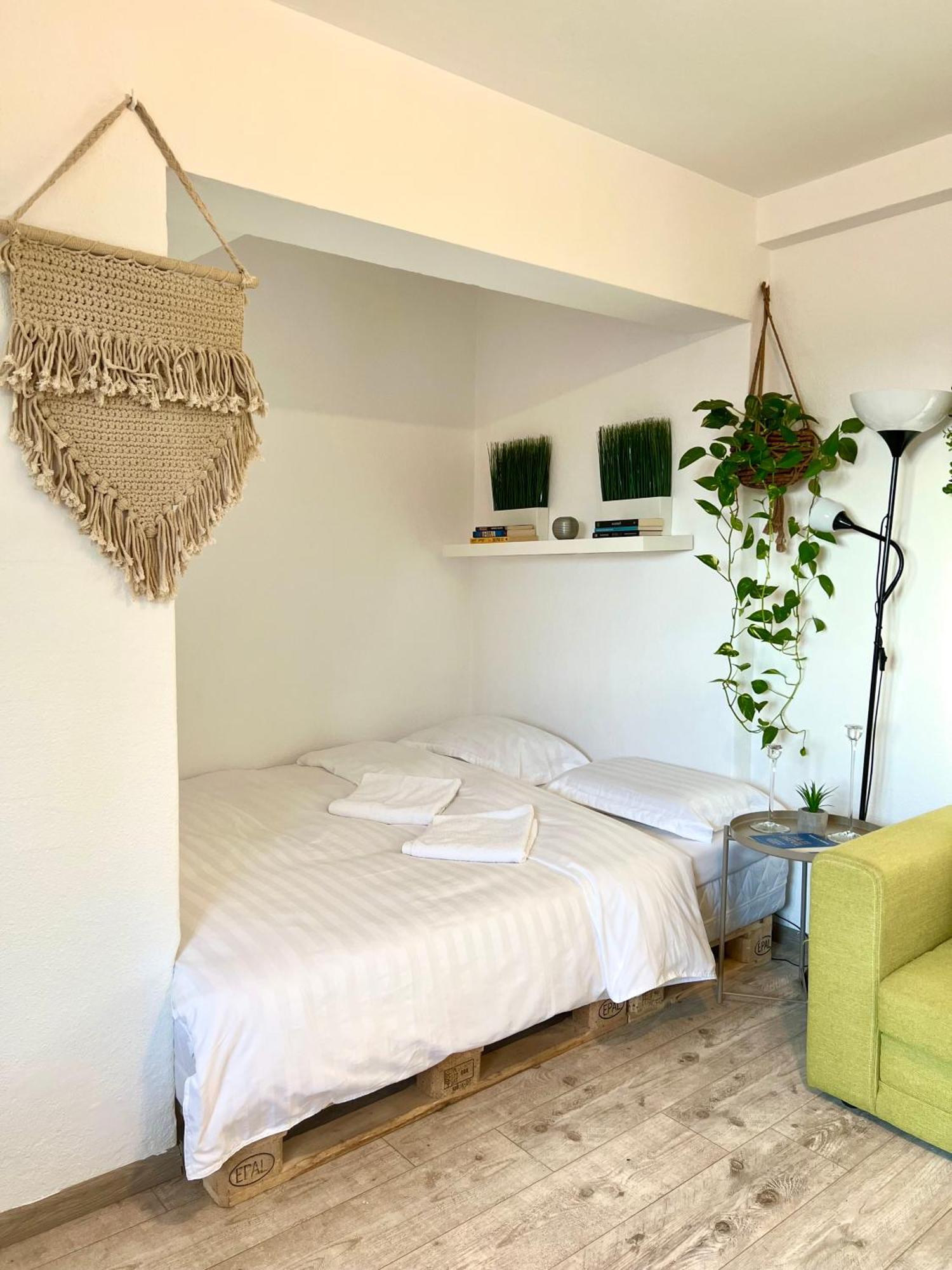 Apartment Paradise Studio In Park