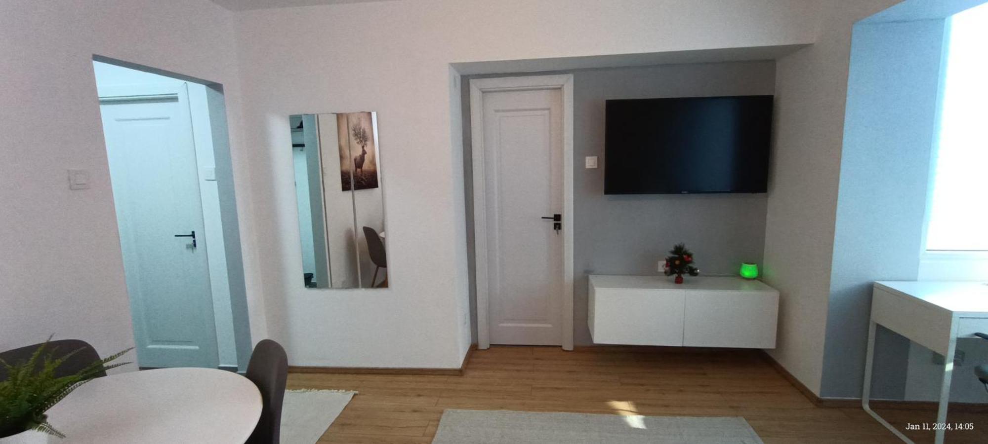 Cozy Center Apartment *