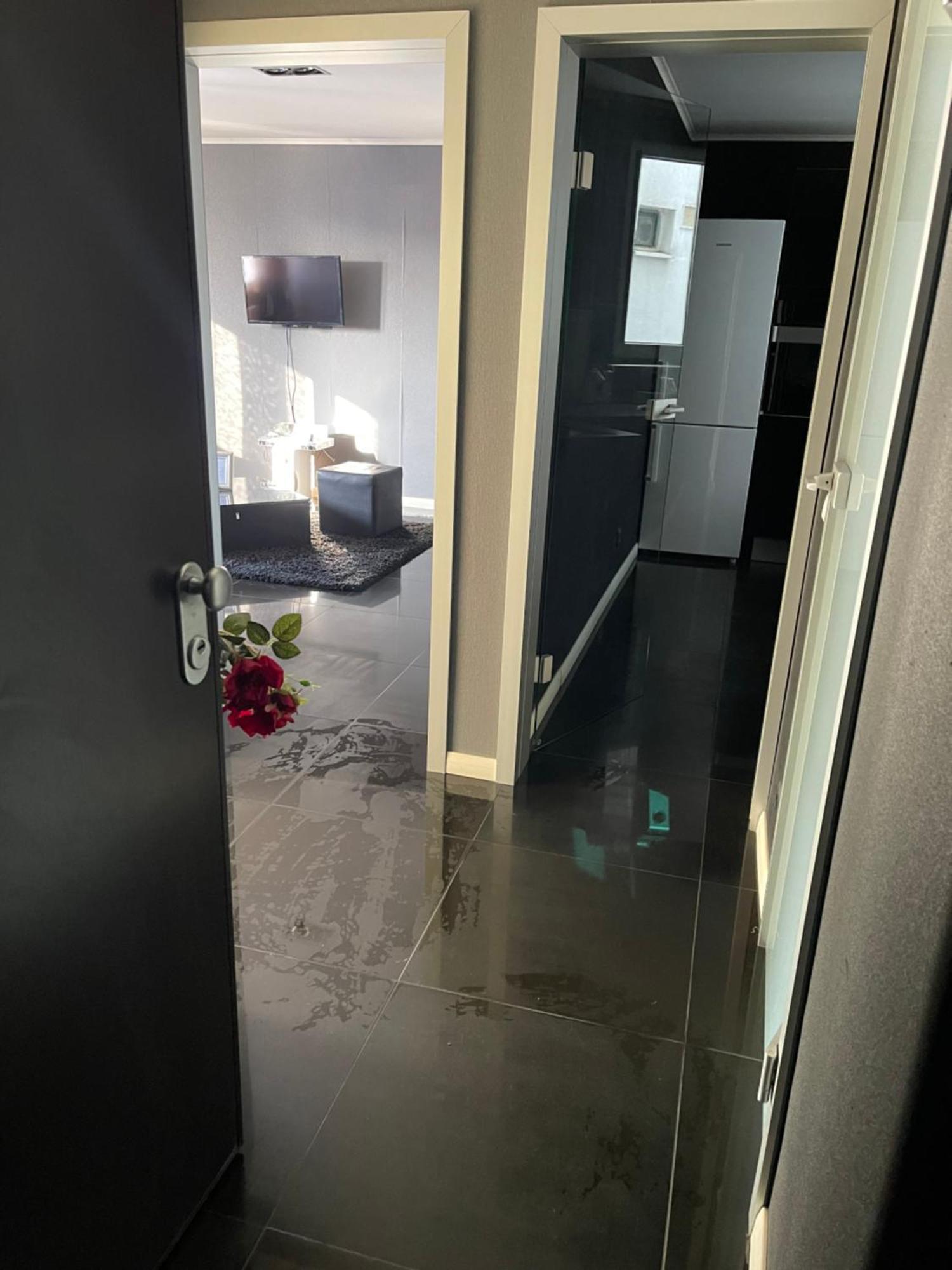 Black Nr1 Apartment
