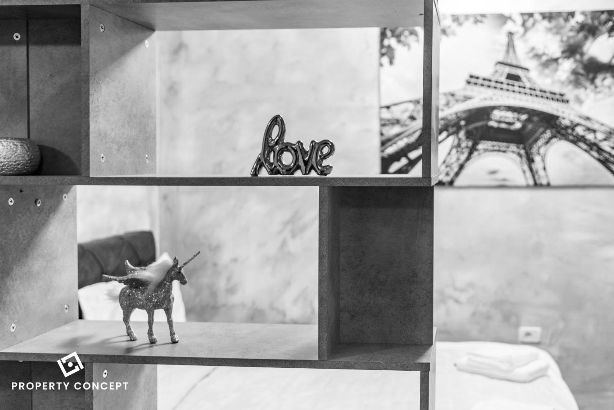 Apartment 724