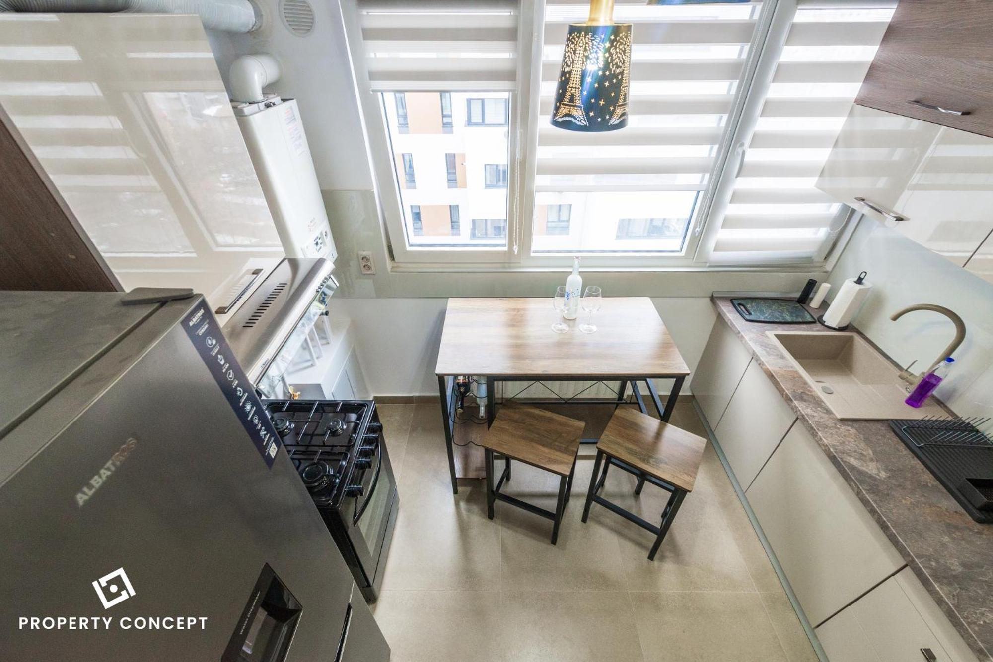 Apartament 724 *
