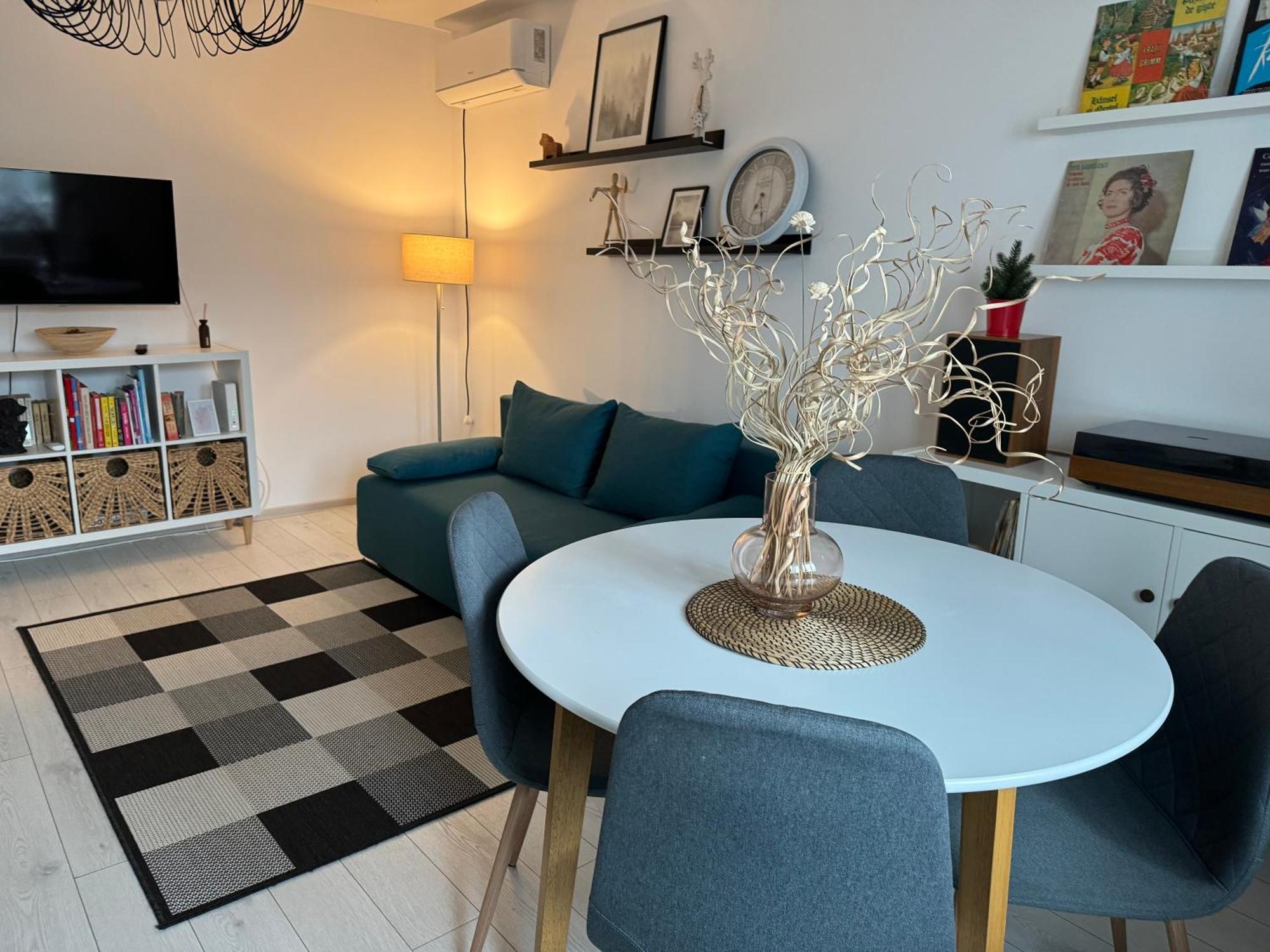 Evan Cozy Flat With Balcony & Parking, 13 September Apartamento *