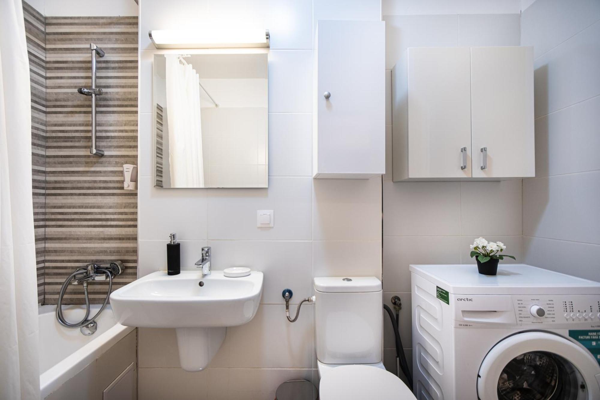 Opal Luxury Aviatiei *