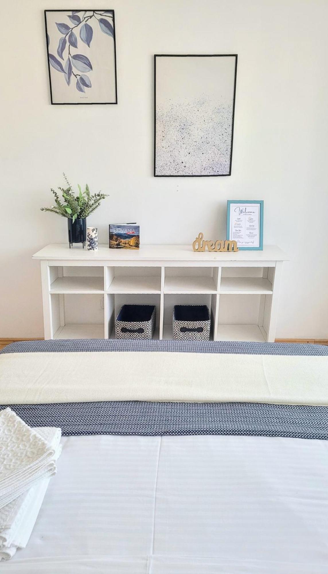 Cozy Retreat, Obor Market & Metro