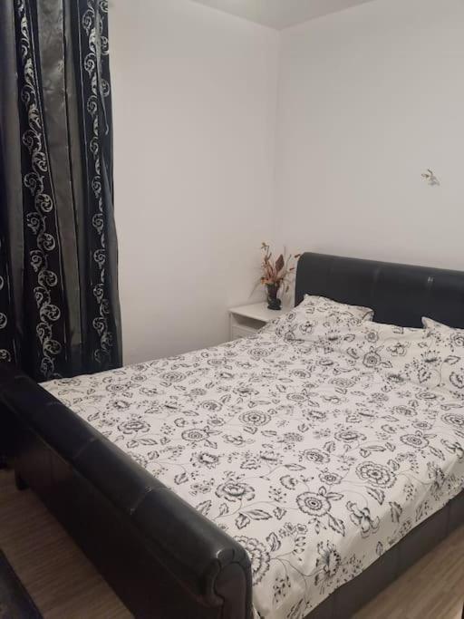 Myo's Place Bucharest