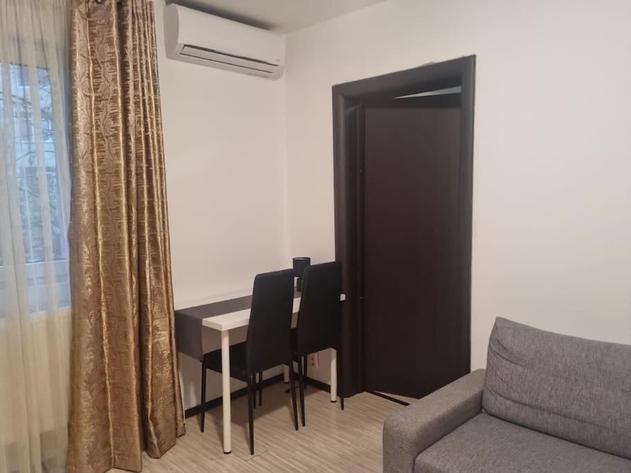 Apartment Myo's Place