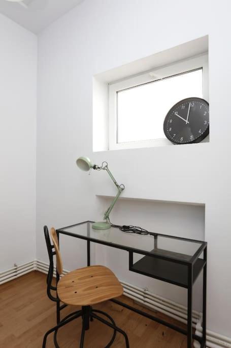 3 Bdrm In Center Apartment