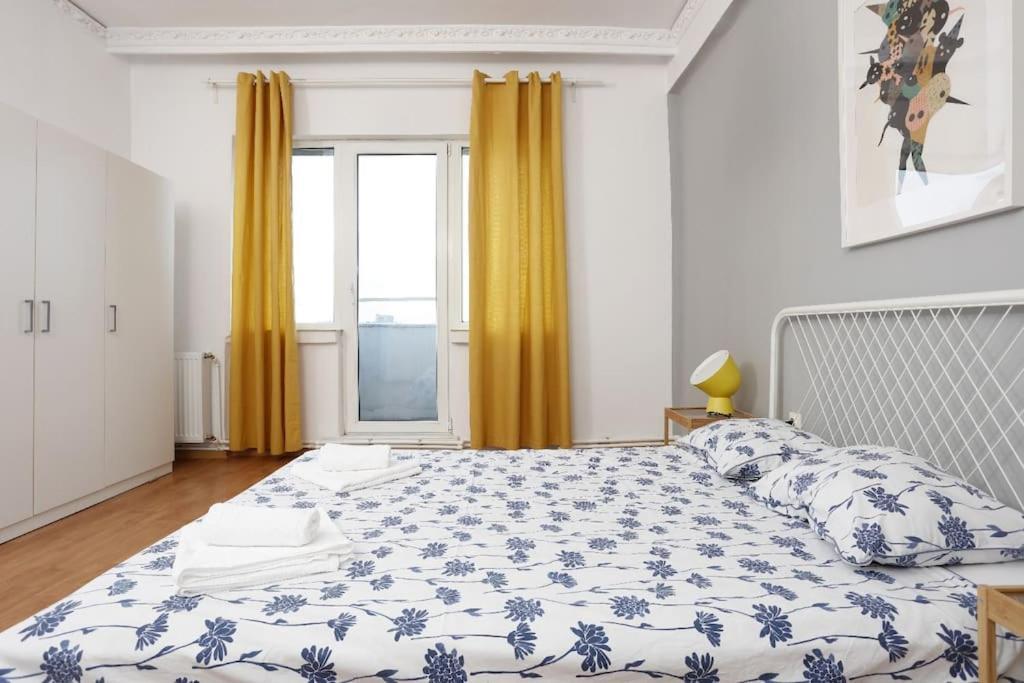 3 Bdrm In Center *