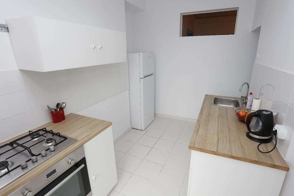 3 Bdrm In Center * Bucharest