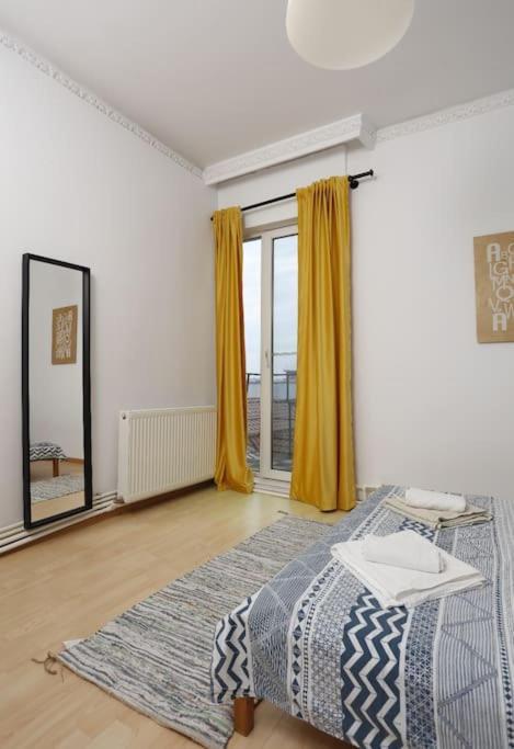 3 Bdrm In Center Bucharest