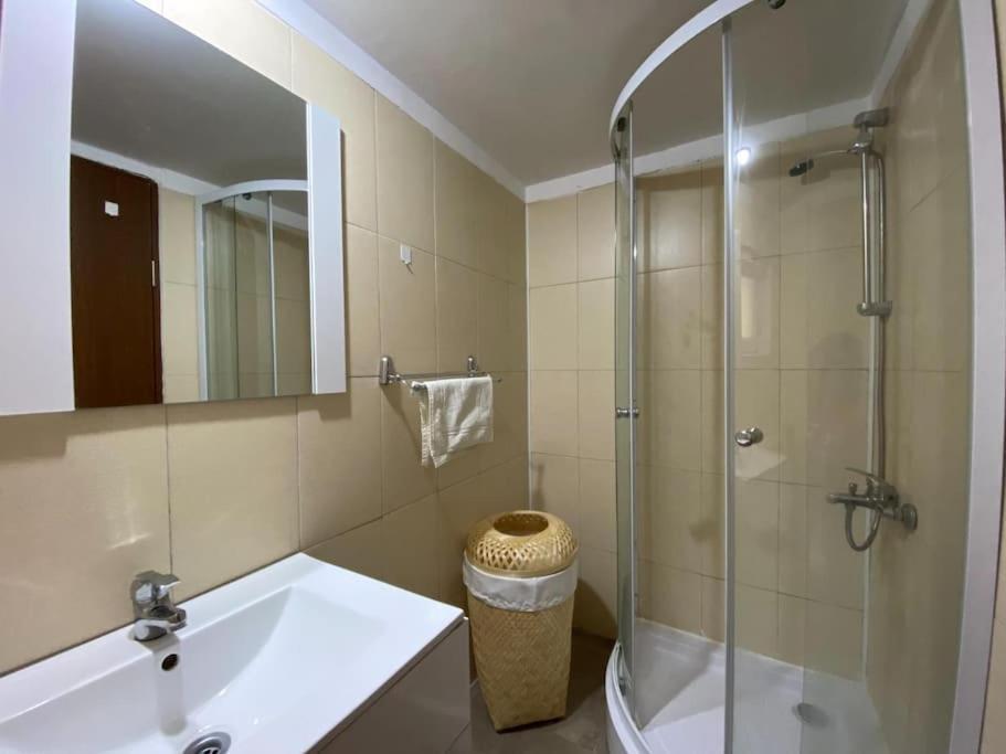Apartament Kara's *