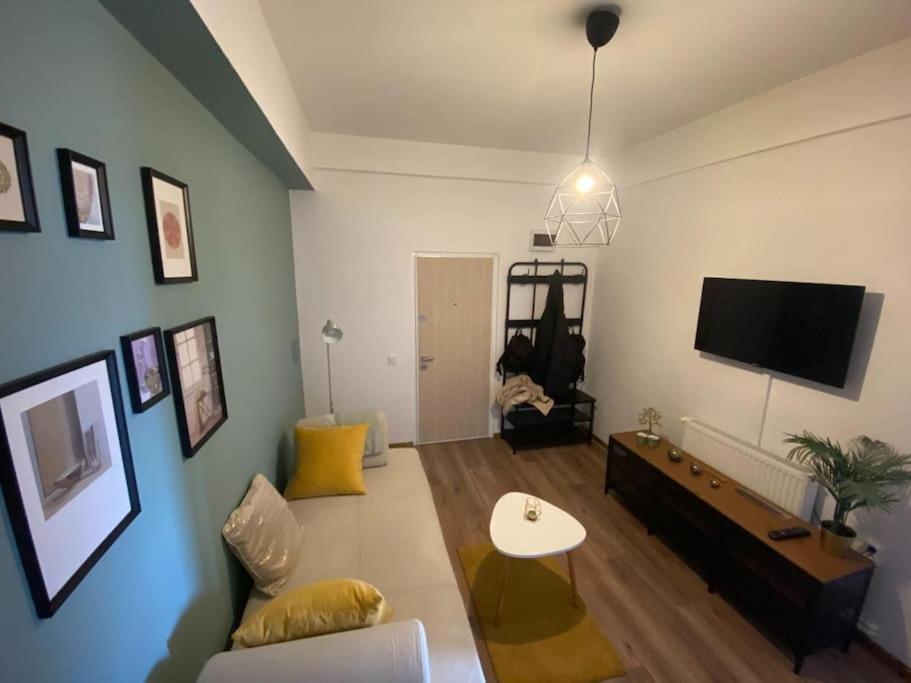 Kara's Apartment
