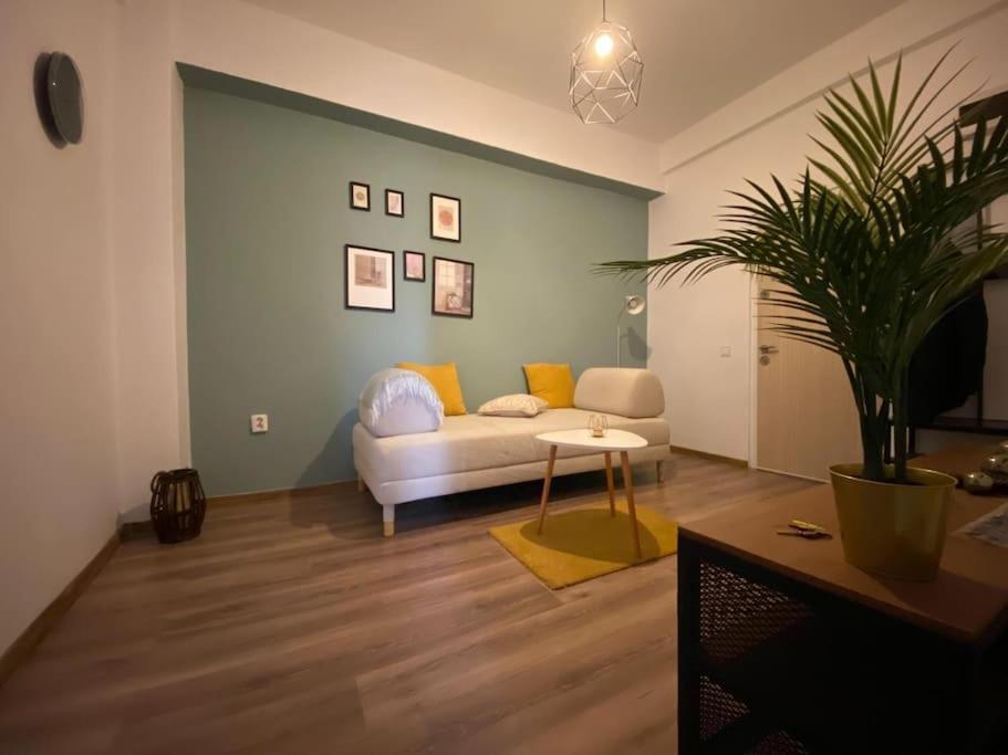Kara's * Bucharest