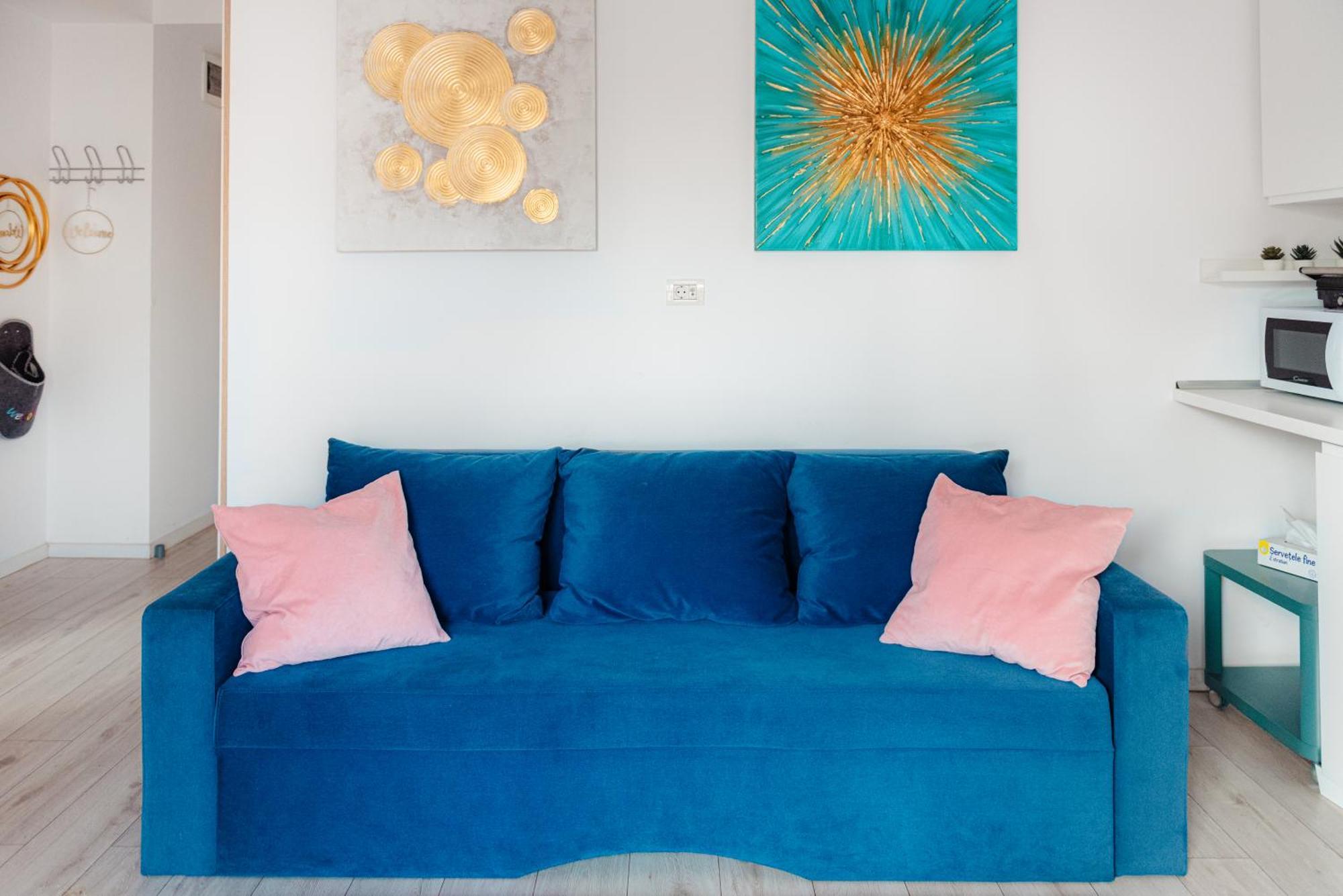 Downtown Boutique - Blue & Pink *