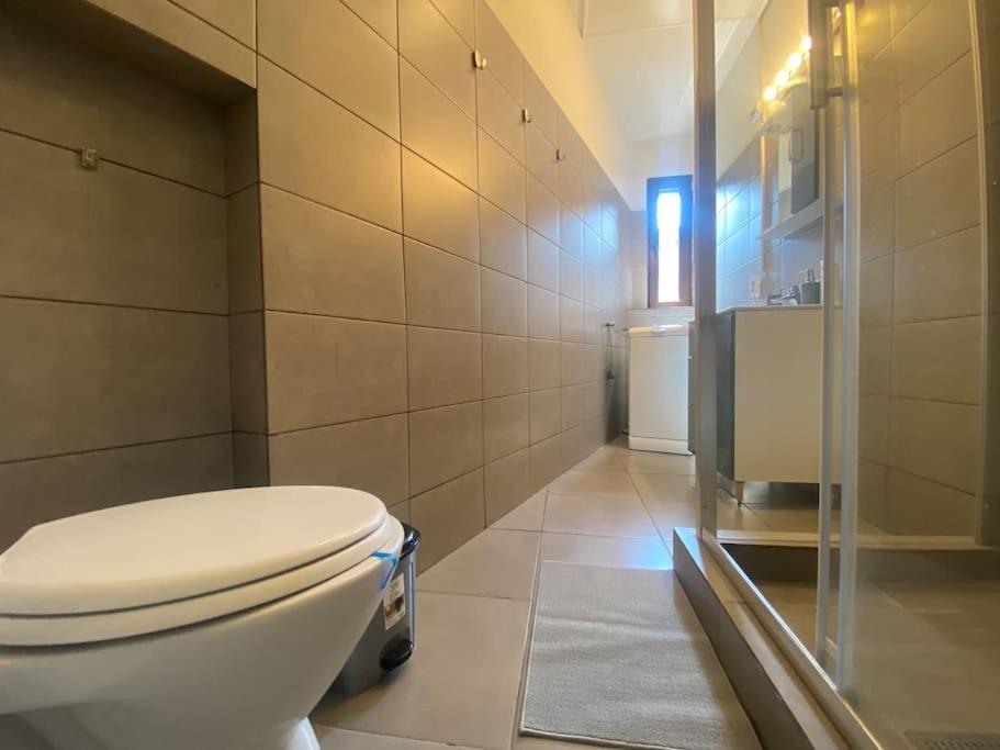 Apartment 2 Bedroom With Terrace In Center