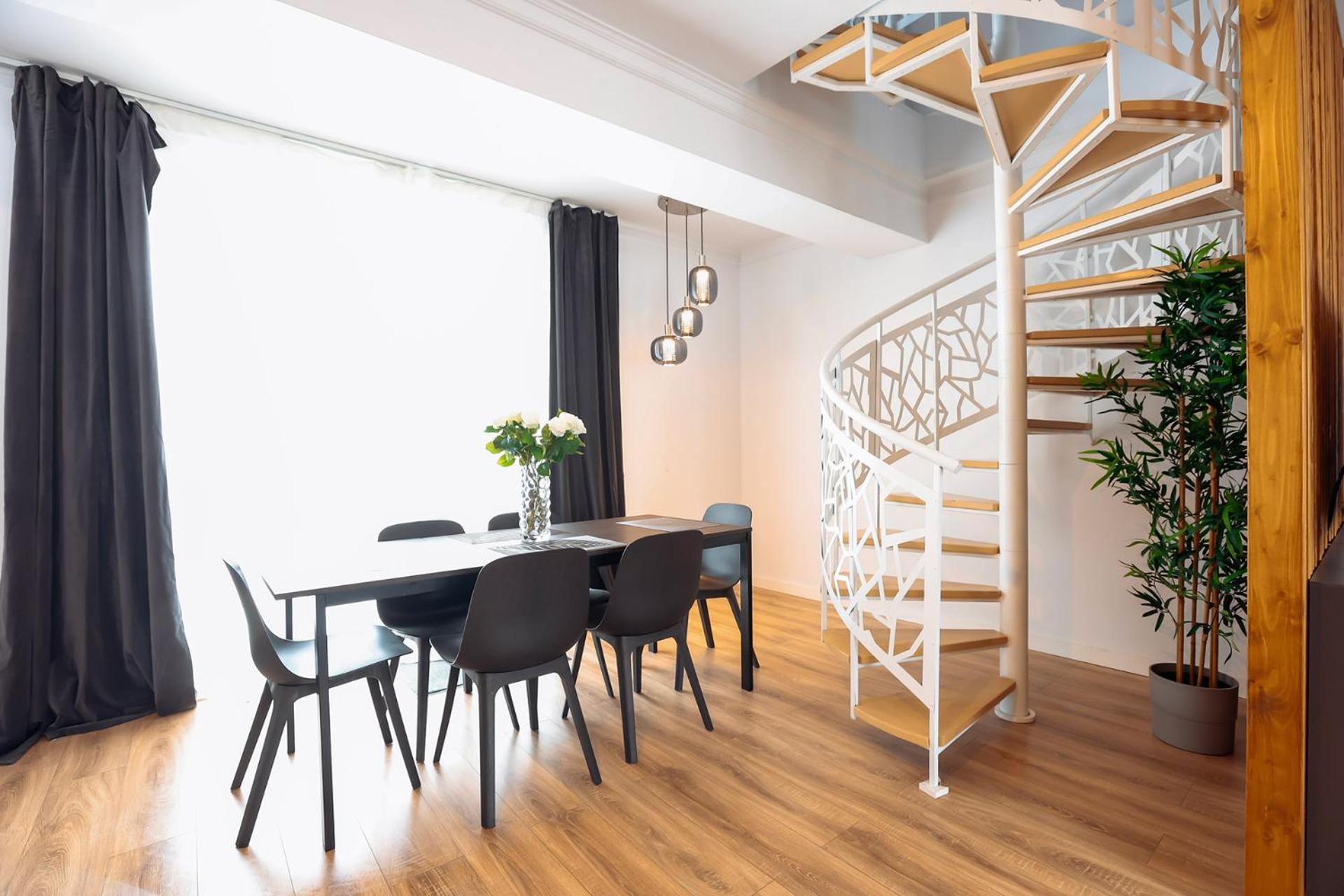 Apartment Dec *