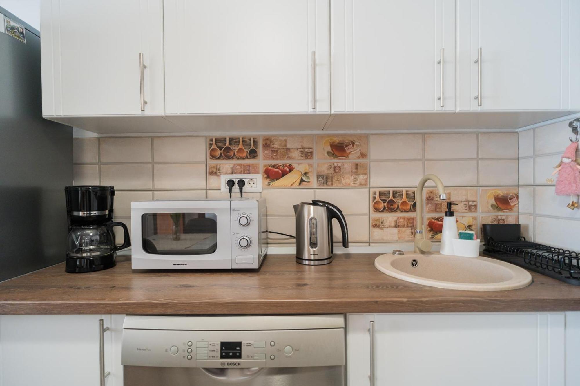 Renovated Gem Plumbuita Park Apartment *
