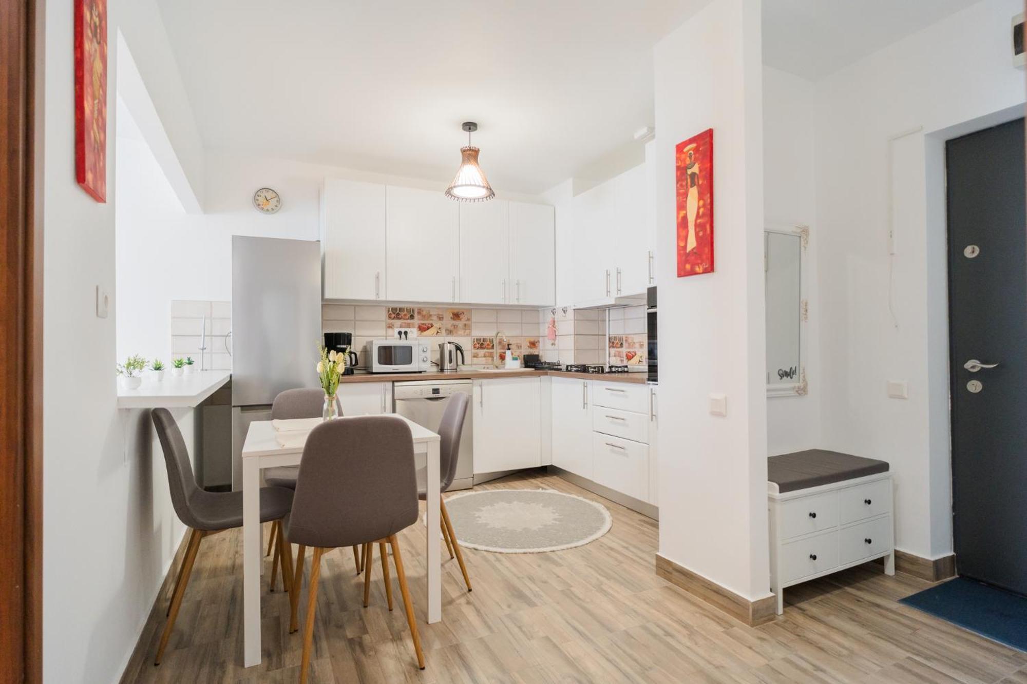Renovated Gem Plumbuita Park Apartment Bucharest