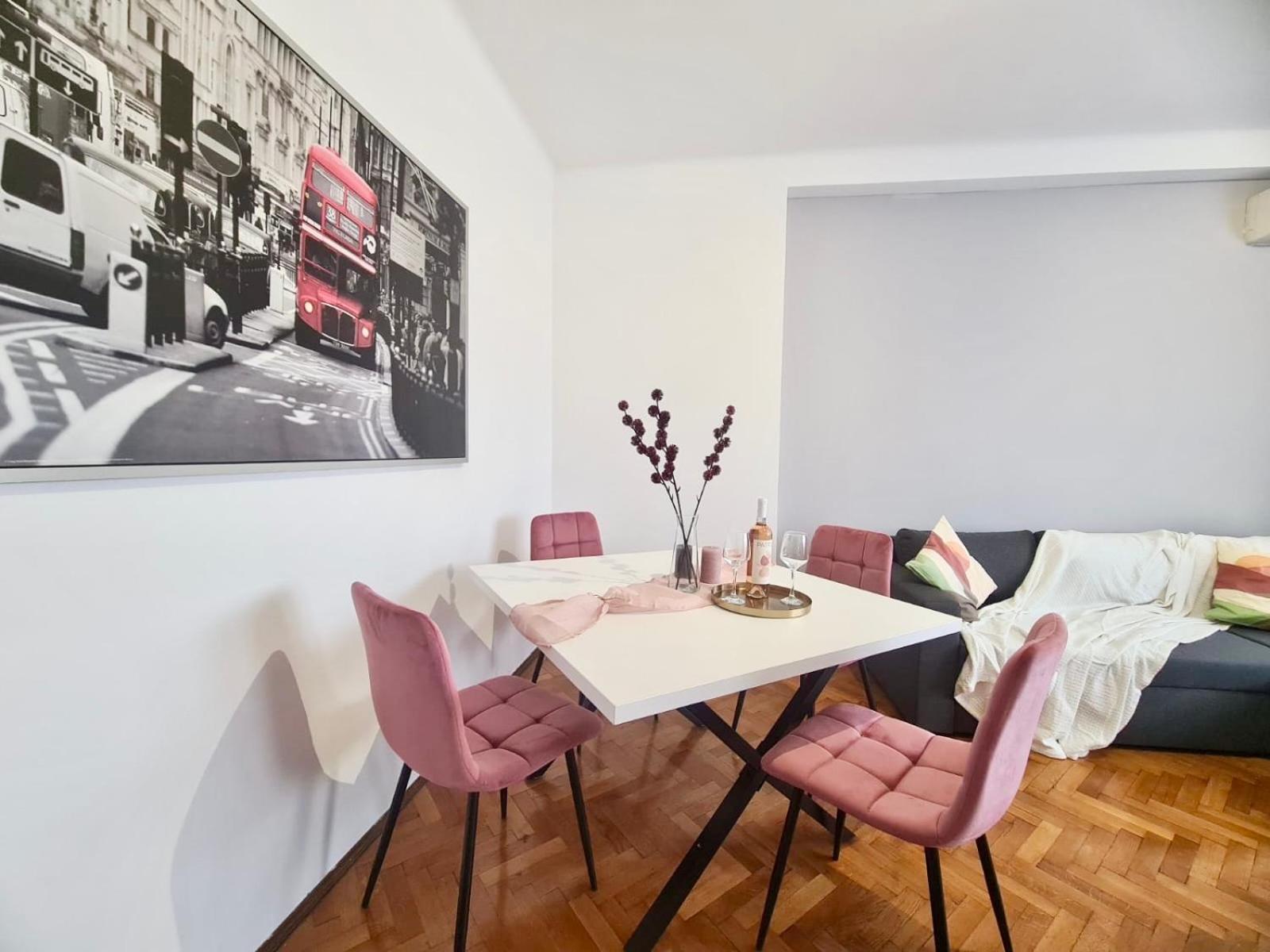 Apartment Piata Romana With Balcony