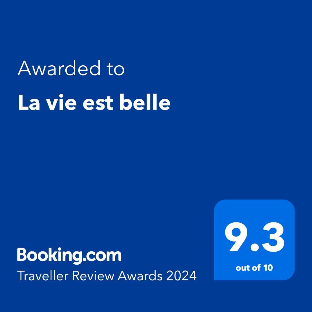 La Vie Est Belle * Bucareste