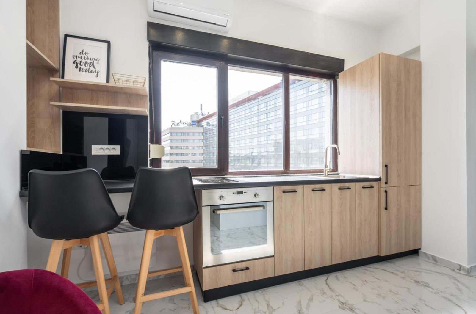 Victoriei112 - Urbannest *