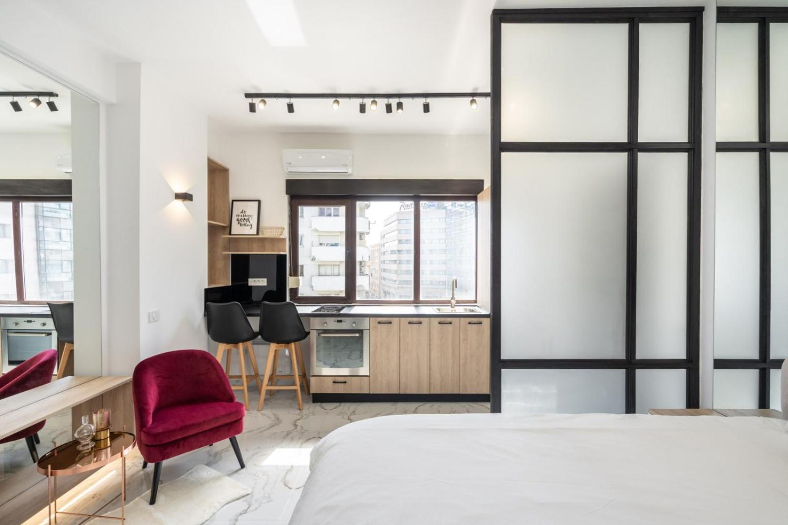 Victoriei112 - Urbannest Apartment