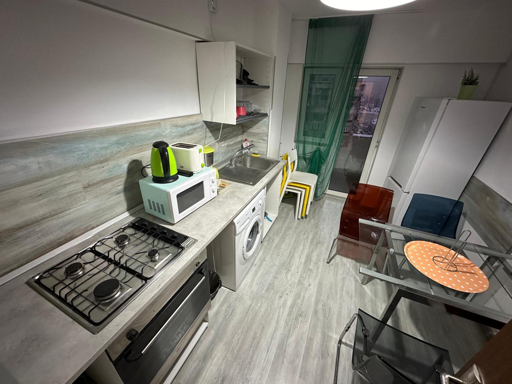 63 Apartament Bucureşti