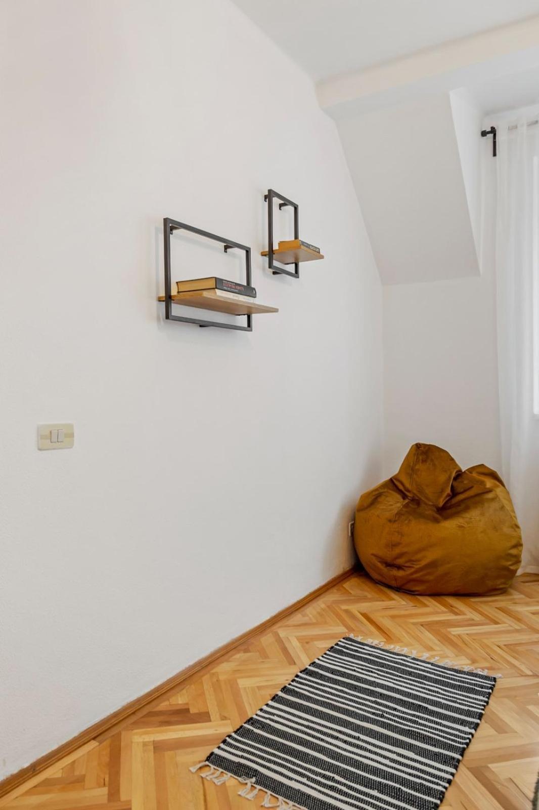 Apartment Herman Park View Cozy 2 Bucharest