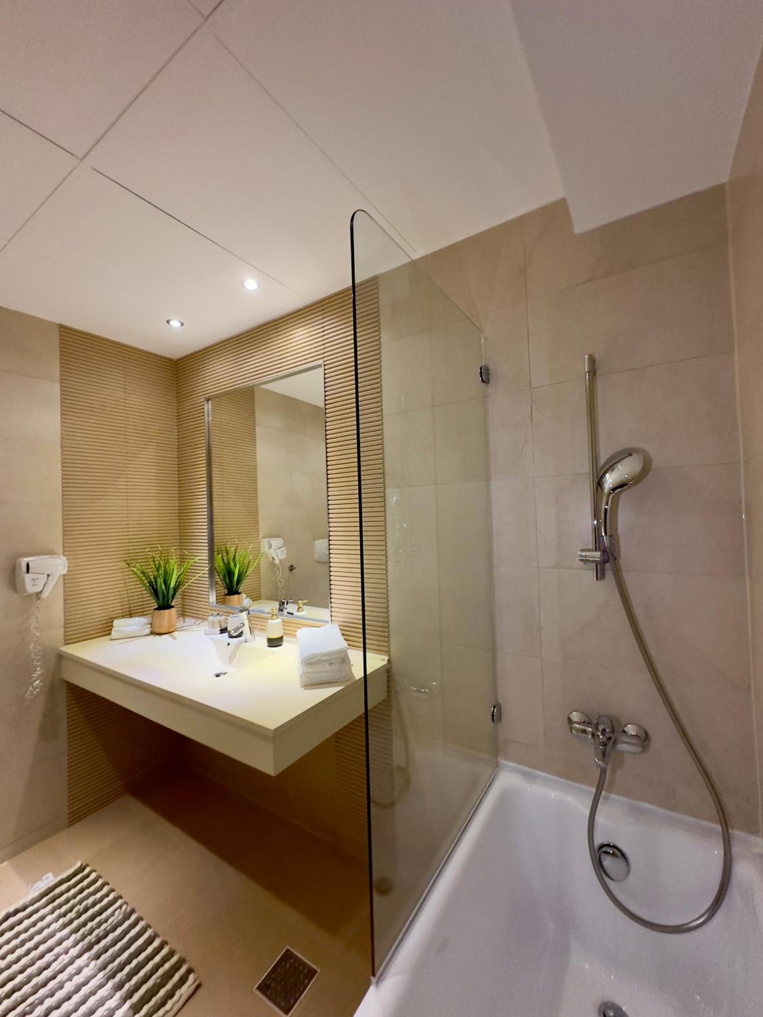 Sudului Aparthotel 3*